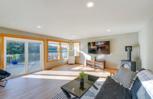 Big Lake House | Stunning Mount Vernon Home with Big Lake Views!