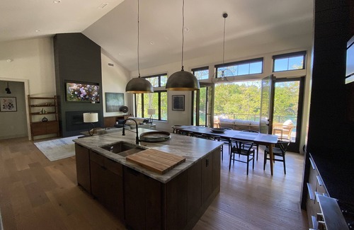 Six Mile House | Stunning new construction Lake Keowee contemporary waterfront home!