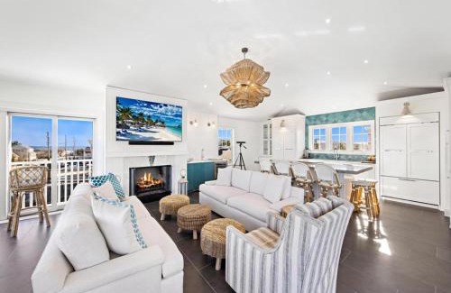 North Beach Haven House | Stunning Ocean-Side 4 Bedroom Property With A Hot Tub And Endless Views