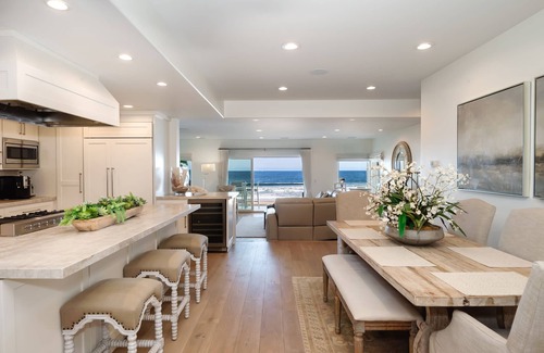 El Porto House | Stunning Oceanfront Beach Home