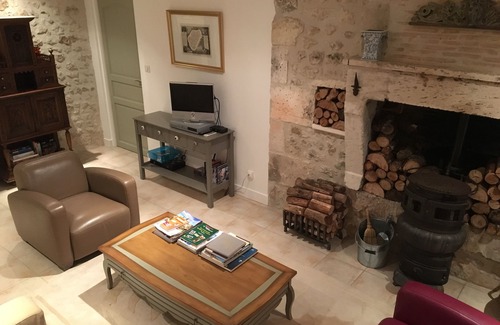 Ronsenac Cottage | Stunning Old Bread Oven Barn in a lovely quiet area with Private Heated Pool