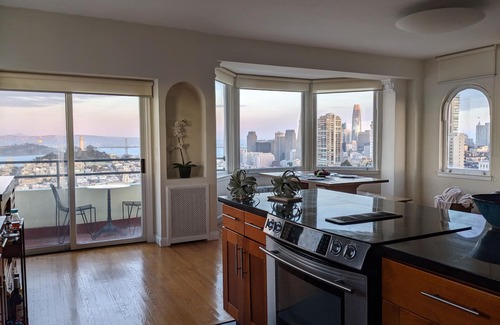 Russian Hill Apartment | Stunning Panoramic Skyline Views in Russian Hill!