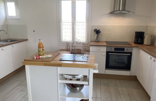 Anneville-sur-Mer House | Stunning private villa for 6 people with WIFI, TV, pets allowed and parking