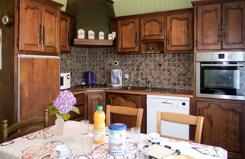 Kermaria-Sulard House | Stunning private villa for 7 people with WIFI, TV, pets allowed and parking