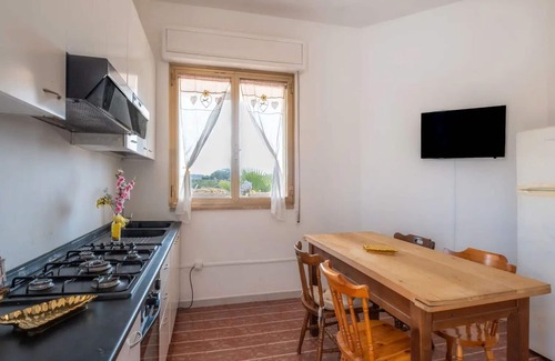 Padula Fede Villa | Stunning private villa for 6 guests with TV, patio and pets allowed
