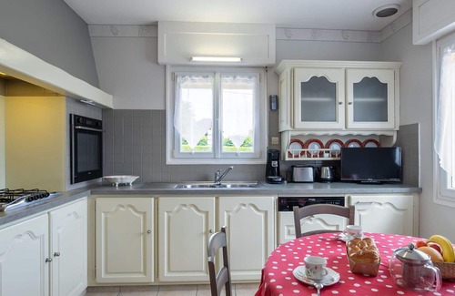 Pleumeur-Bodou House | Stunning private villa for 7 guests with WIFI, TV, terrace and pets allowed