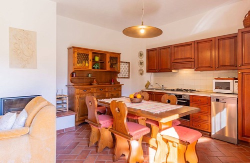 Trezzone House | Stunning private villa for 4 guests with WIFI, TV and patio