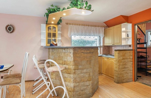 Tatobity House | Stunning private villa for 6 people with WIFI, private pool, TV, pets allowed and parking