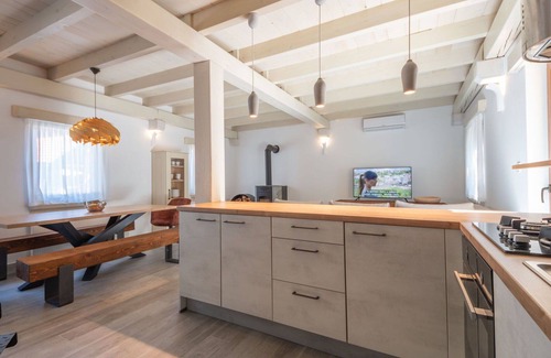 Senj House | Stunning private villa for 6 guests with private pool, WIFI, hot tub, A/C, TV, terrace and parking