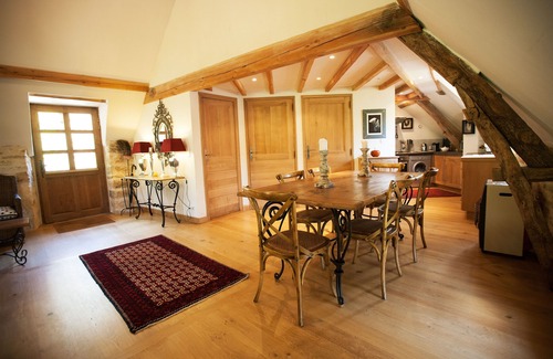 Cazillac House | Stunning Renovated 1 bedroom Barn in the grounds of an ancient Mill , 90sq.m
