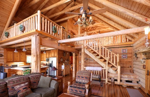 Stonehouse Cabin | Stunning! River-Front Log Cabin Near Williamsburg