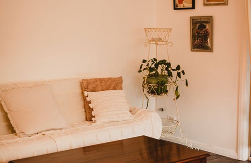 Laughtondale House | Stunning river views! Private guesthouse & courtyard close to nation park & more