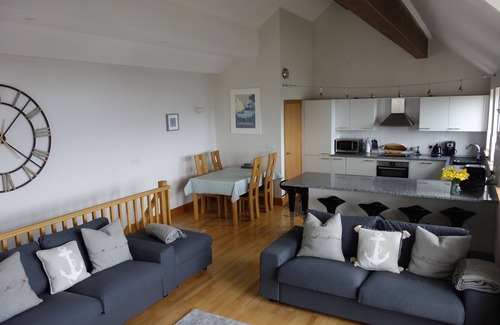 St. Just in Roseland House | Stunning spacious house incredible views to estuary sleeps 6 pet, near St Mawes