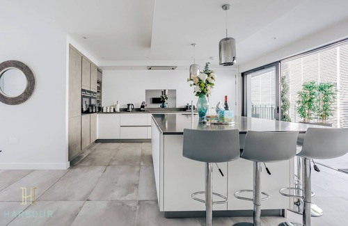 Sandbanks House | Stunning Sandbanks Superhome With 5 Bedrooms and Harbour Views