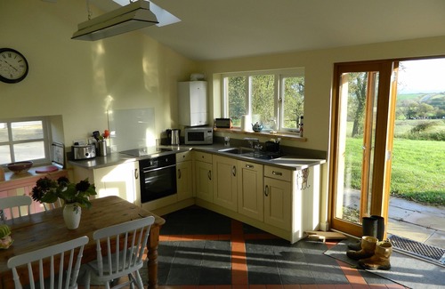 Dinas Cross Cottage | Stunning sea and mountain views near Cwm yr Eglws. Perfect for a winter break