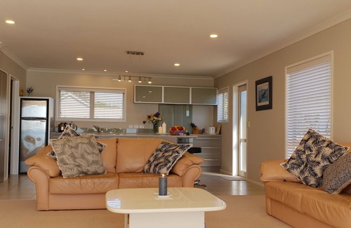 Ohope House | Stunning seaside retreat on Ohope Beach. Finalist Bach of the Year 2018