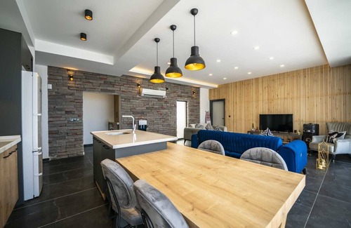 Uzumlu Villa | Stunning Secluded Getaway Luxury Villa for 4