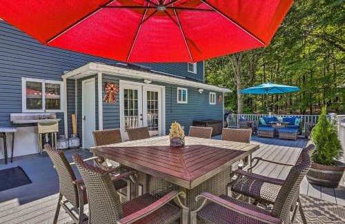 South Fallsburg House | Stunning South Fallsburg Home with Pool and Deck!