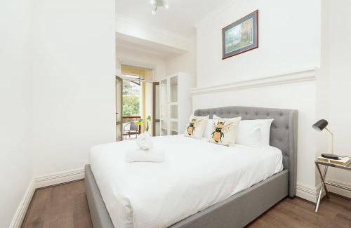 Millers Point Apartment | STUNNING SYDNEY HOME 7