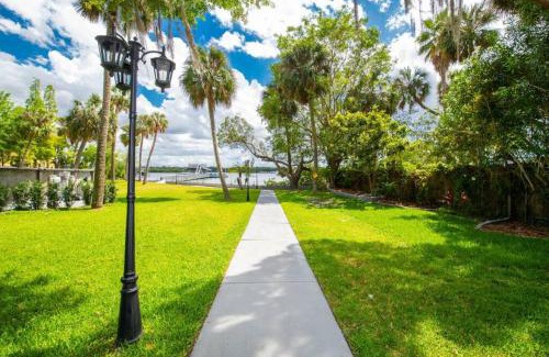 Riverview House | Stunning Tampa Bay Waterfront House with Pool