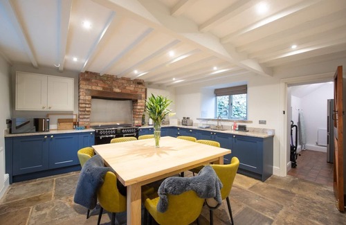 Crowdecote Other | Stunning three bedroom farmhouse
