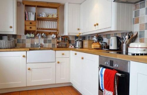 Topsham House | Stunning Town house with parking, fire, games room