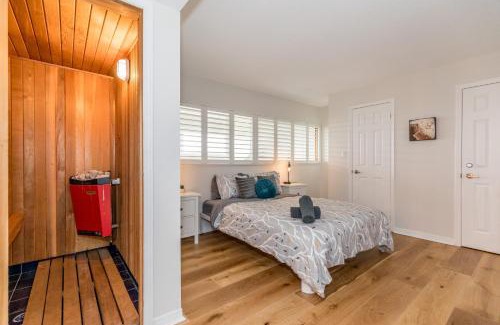 The Blue Mountains House | Stunning Townhouse - 3 BDRM Blue Mountain Village Sauna!