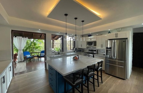 Castries Quarter House | Stunning Tropical Vacation Villa With Fantastic Views