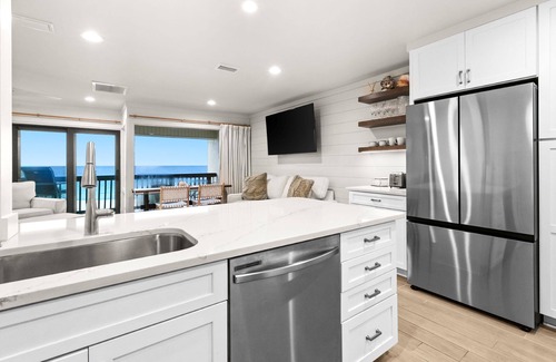 Fort Bay Condo | Stunning views await at Latitude 29 Unit 21