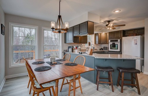 Twin Mountain House | Stunning Views | Hot Tub | Pets