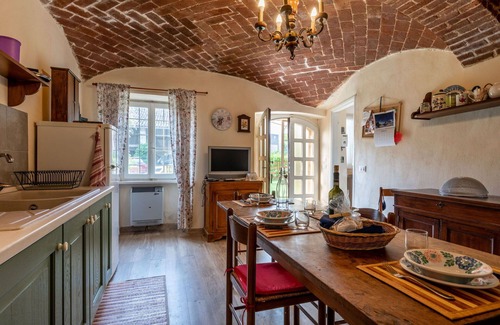 Alfiano Natta House | Stunning villa for 7 guests with WIFI, balcony and parking