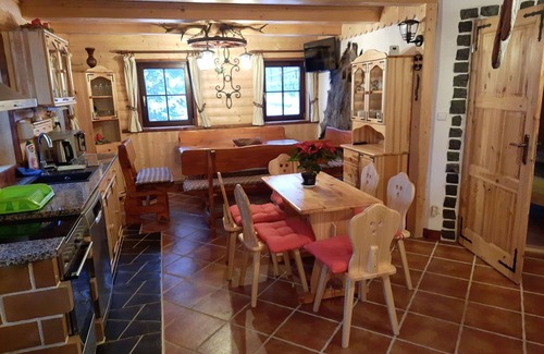 Korenov Villa | Stunning villa for 10 people with hot tub, WIFI and TV