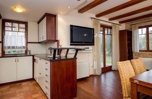 Balatonoszod House | Stunning villa for 9 guests with A/C, WIFI, TV, terrace, pets allowed and parking