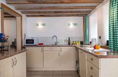 Pantymwyn House | Stunning villa for 2 guests with WIFI, TV and parking