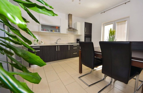 Podgradina House | Stunning villa for 6 guests with WIFI, A/C, private pool, TV and terrace