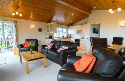 Saint John House | Stunning villa for 6 people with WIFI, pool, TV and balcony