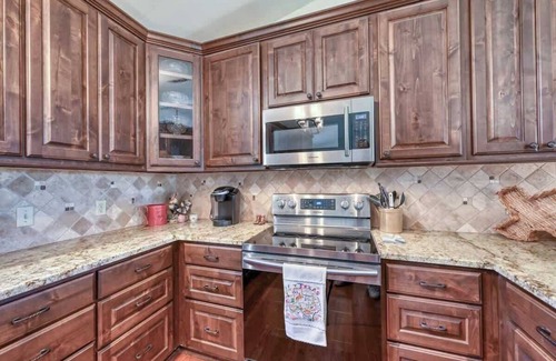 Blanco House | Stunninghome on The Blanco River