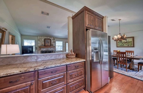 Blanco House | Stunninghome on The Blanco River