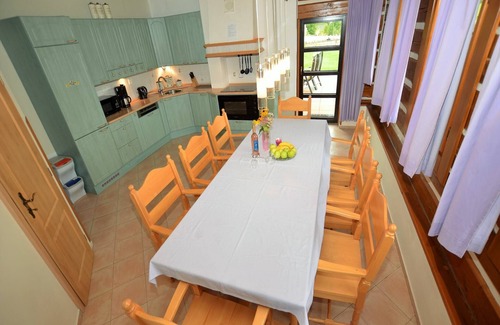 Stupna Villa | Stupná Holiday Home with Garden