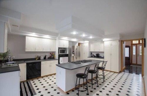 West Nipissing Villa | Sturgeon Falls Luxury Estate - Waterfront property