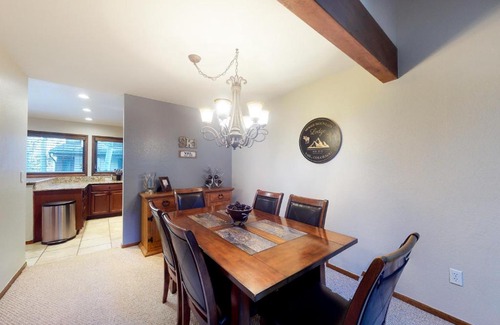 Intermountain Apartment | Style Near the Slopes