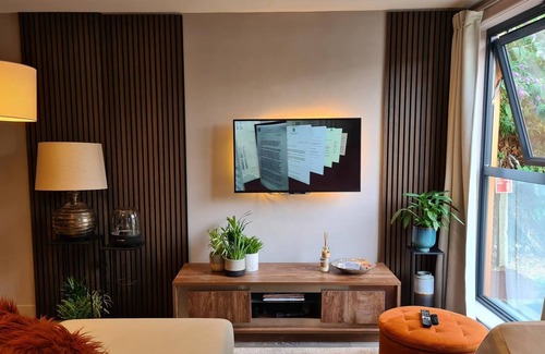 Cavendish Apartment | Stylish 1 Bed Apartment in London - (4.96 Stars Elsewhere!)