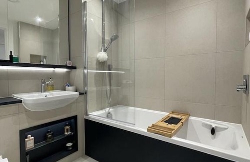 Childs Hill Apartment | Stylish 1BR Apartment Next To Hampstead Heath