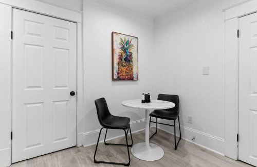 Lake Eola Heights House | Stylish 1br Orlando Suite Kitchen Wi-fi