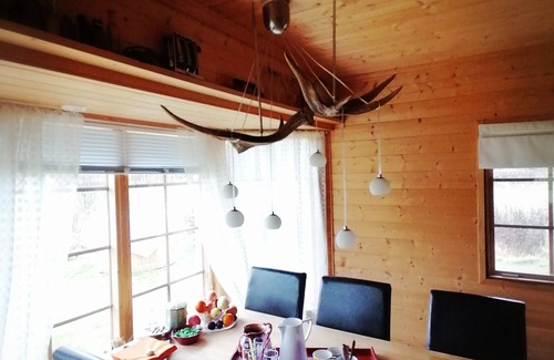 Maxmo Ski Chalet | Stylish 2 Bdr. cottage, with sauna and all the necessary commodities