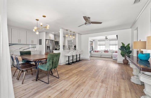 Treasure Island House | Stylish 2-Bed Villa in Treasure Island