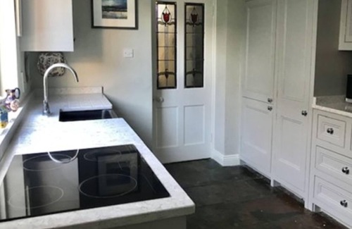 Glasnevin House | Stylish 2 Bedroom Cottage Near Botanical Gardens