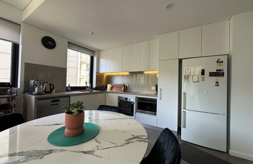 South Perth Apartment | Stylish 2-BR Apartment in the Heart of South Perth