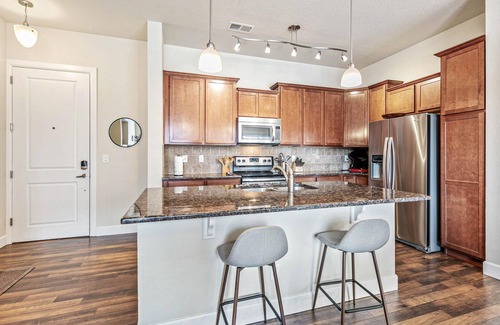 Meridian Condo | Stylish 2BR/2BA Condo w/Garage for Business & Leisure