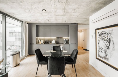 Pointe-Saint-Charles Condo | Stylish 2BR Apartment in Griffintown - Modern, Bright & Central